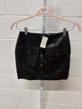 New sexy Sz Xs 0-2 WAYF faux leather mini skirt